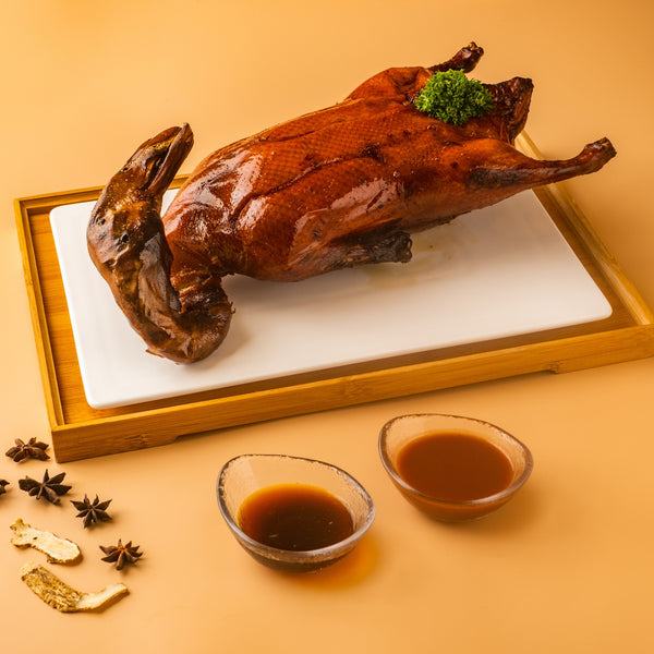 Charcoal-roasted Duck with Yunnan Angelica Root 云南当归碳烧明炉鸭